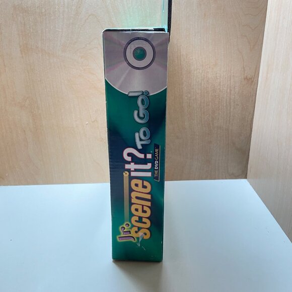 Jr. Scene It? To Go! The DVD Game - Movie Music TV & Sports Trivia - Picture 4 of 10